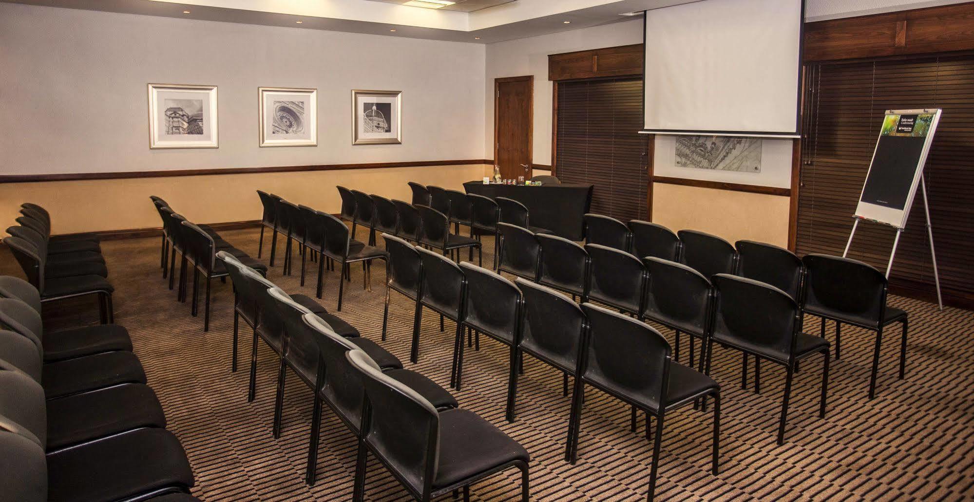 Pivot Hotel Montecasino Johannesburg Bagian luar foto